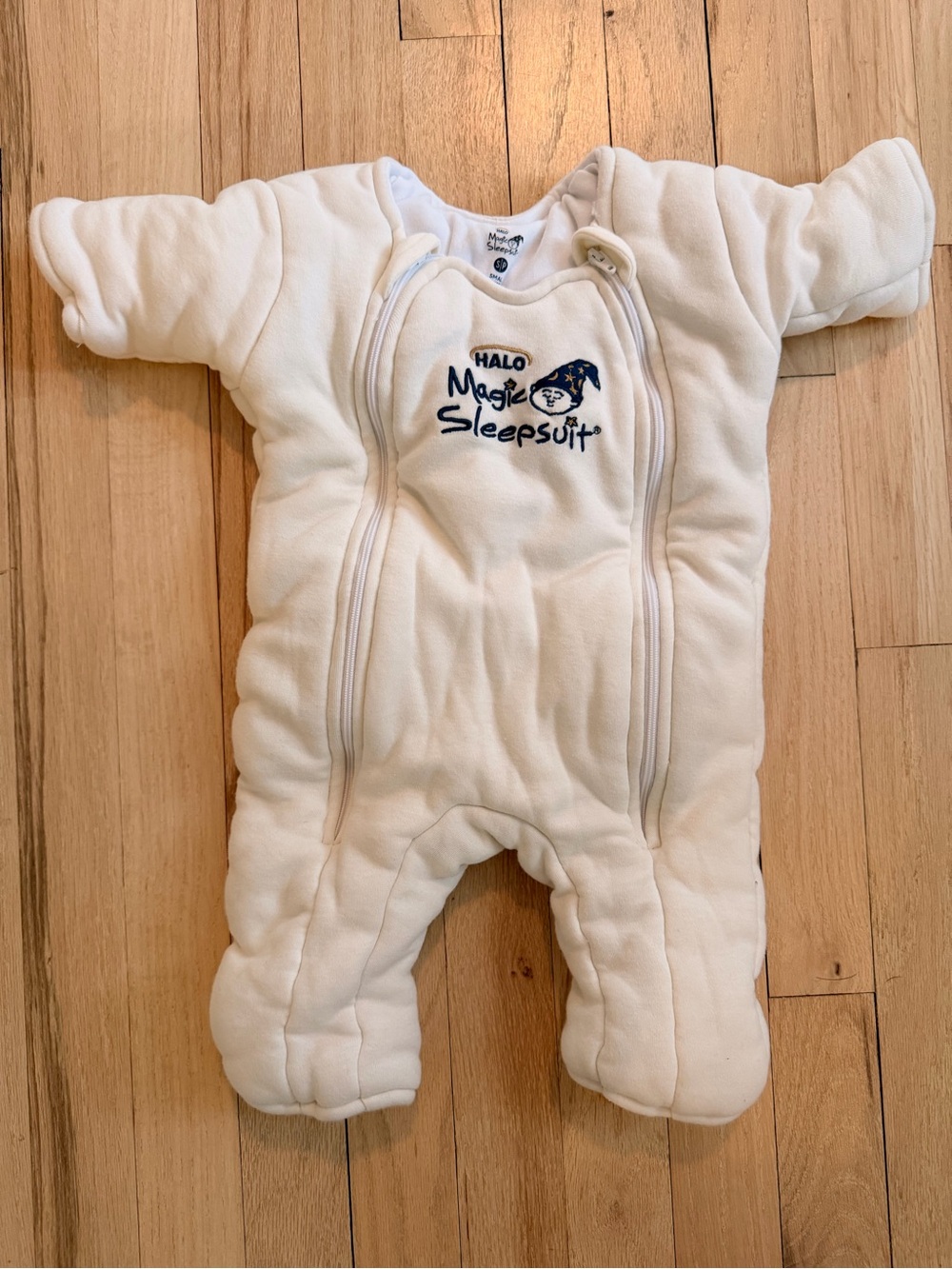Halo Magic Sleepsuit Baby One-Piece in Cream size Small Never Worn